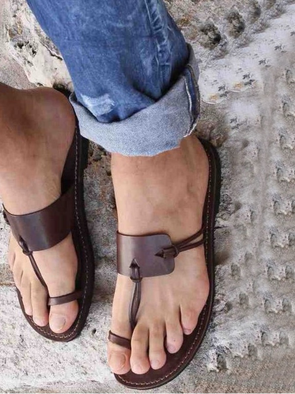 YNS Generic Brown Leather Toe-Loop Sandals for Men